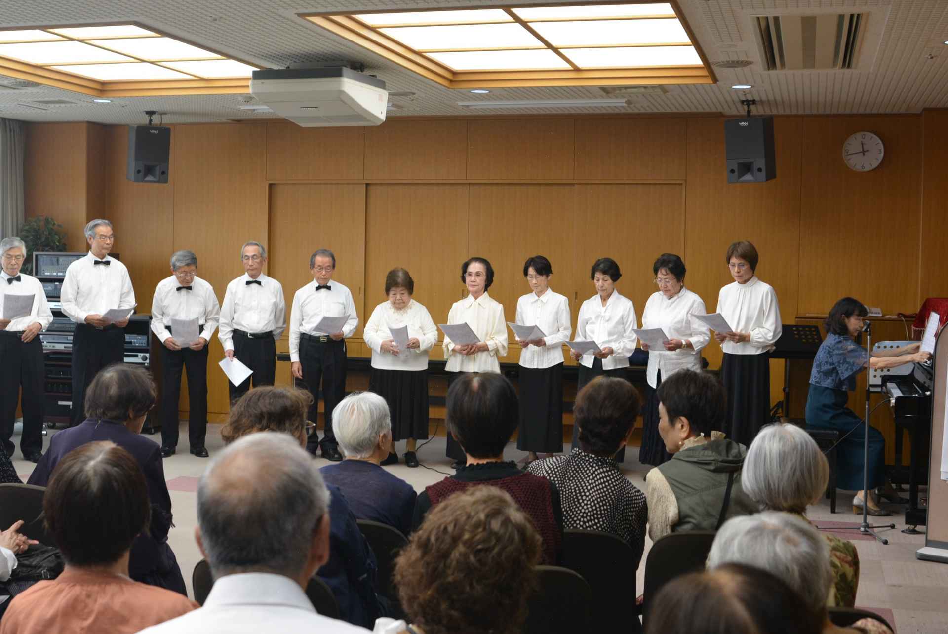 合唱をしている
