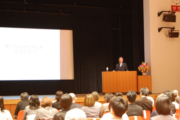 神野直彦名誉校長による卒業記念講演「私たちのおだわらを創るために」