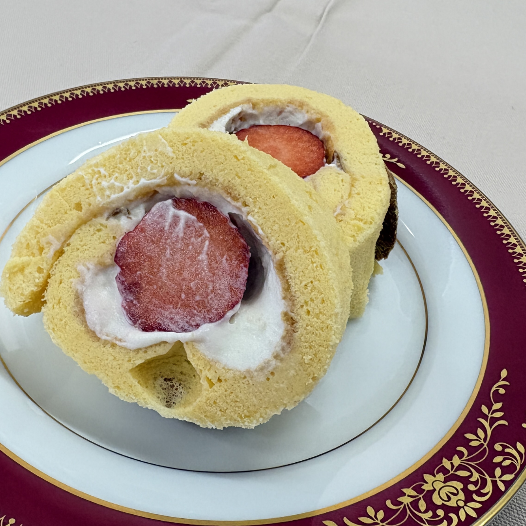 小田原短期大学のレシピ（いちごのロールケーキ）
