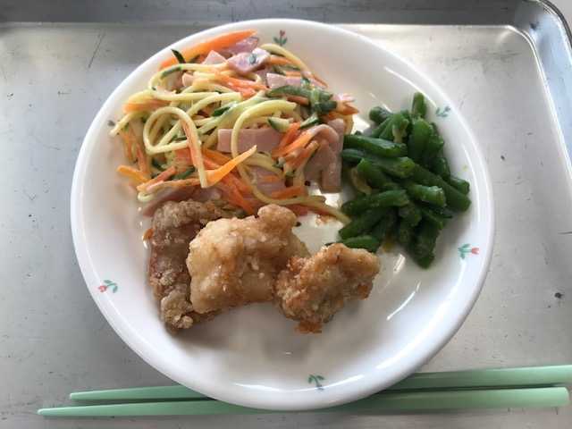 公立保育所の給食（おかず）の写真