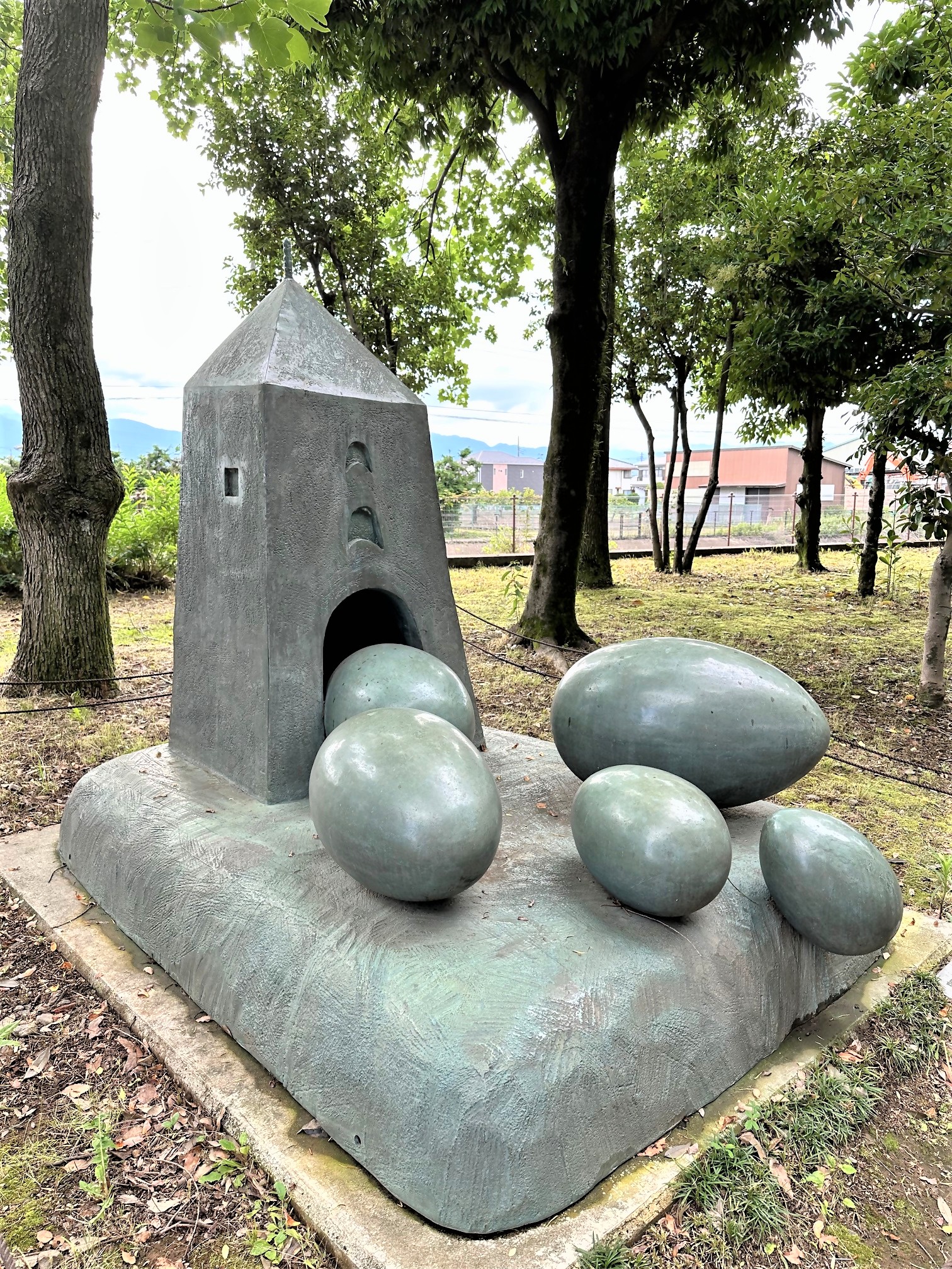 「卵を生む家」現在の様子