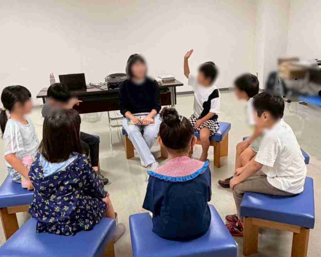 少し年上のお兄さん、お姉さんたちはかなり落ち着いて話をしていました。