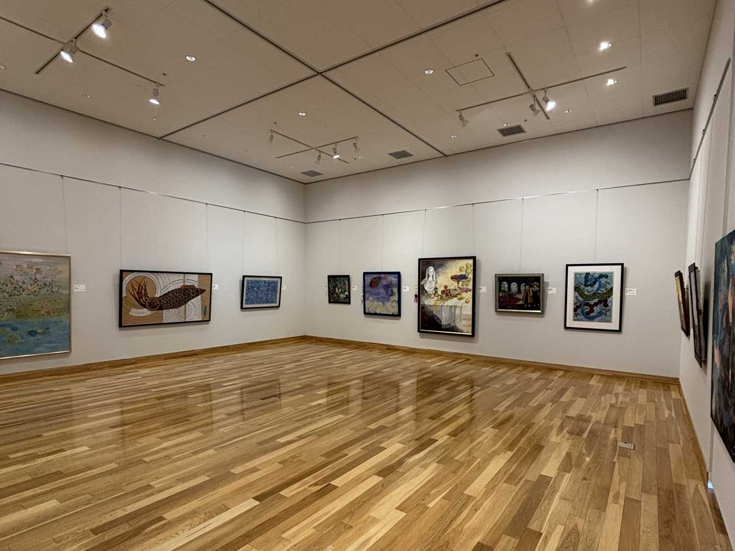 洋画部門の展示風景