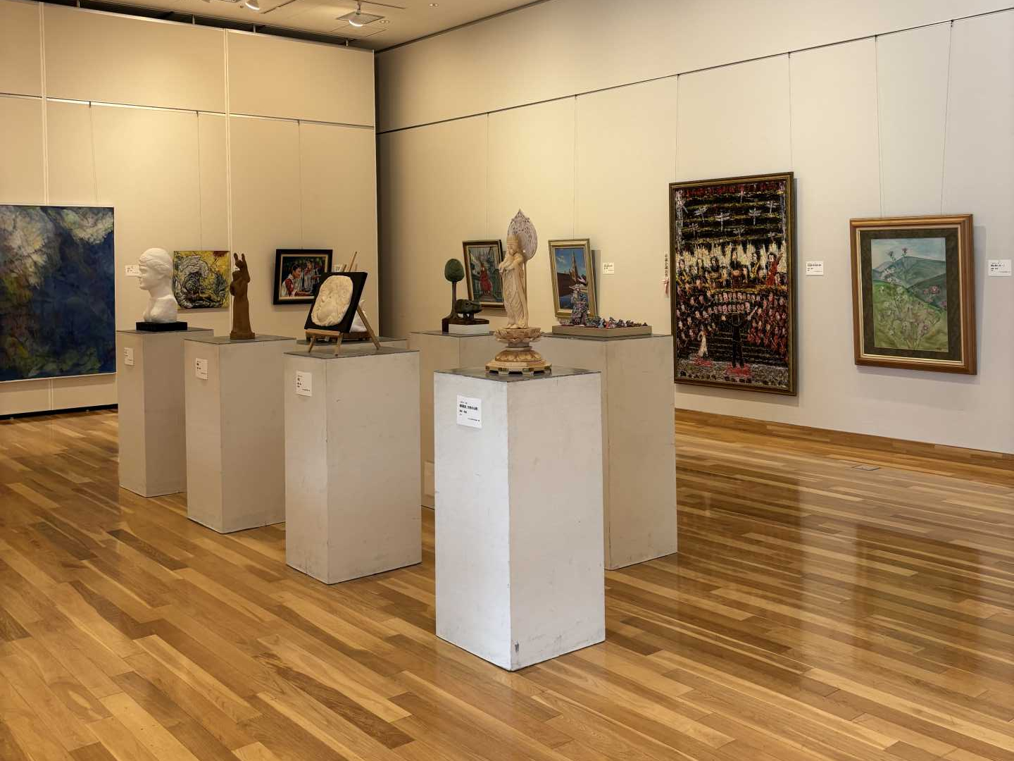 彫塑部門の展示風景