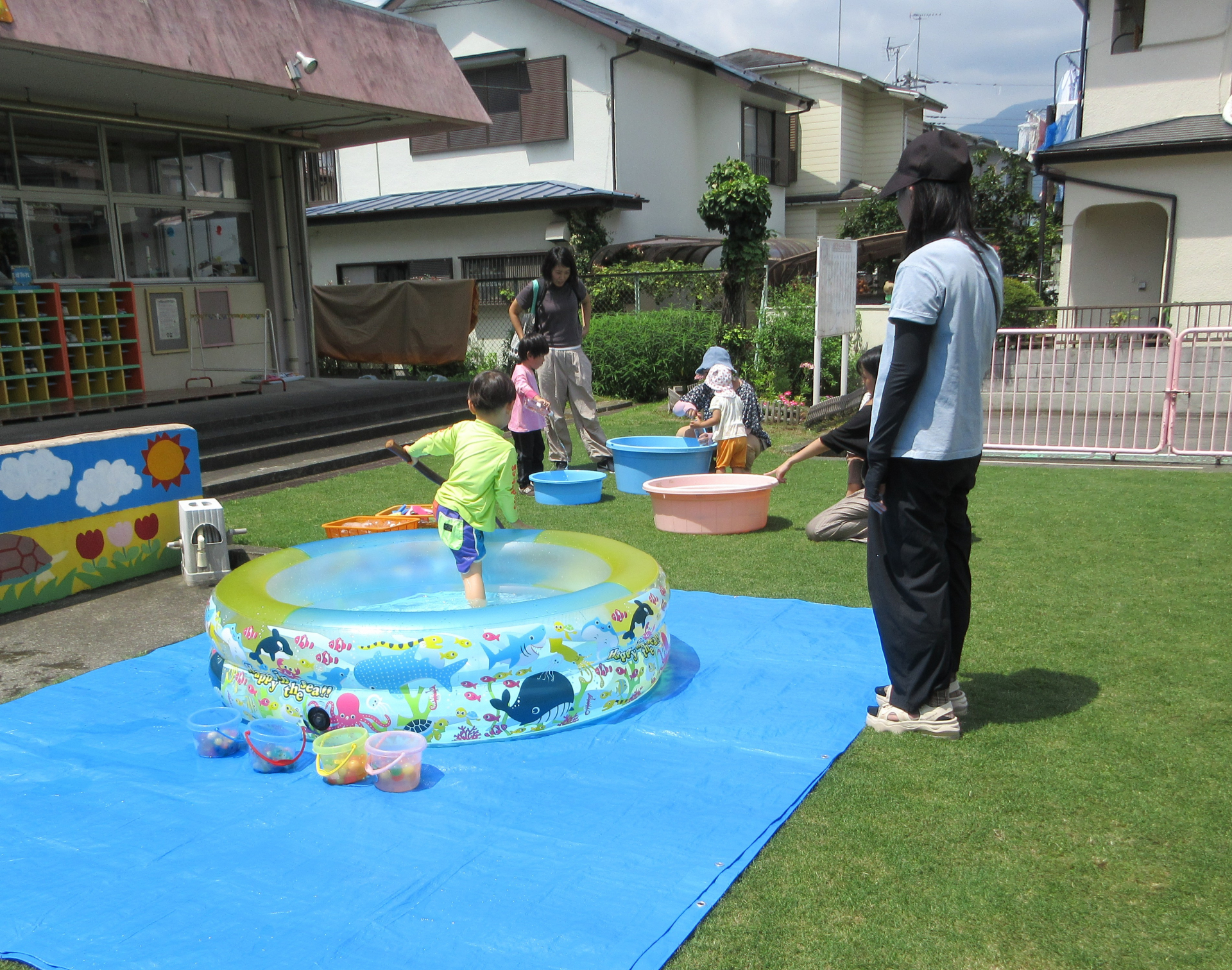 水遊びをしている様子