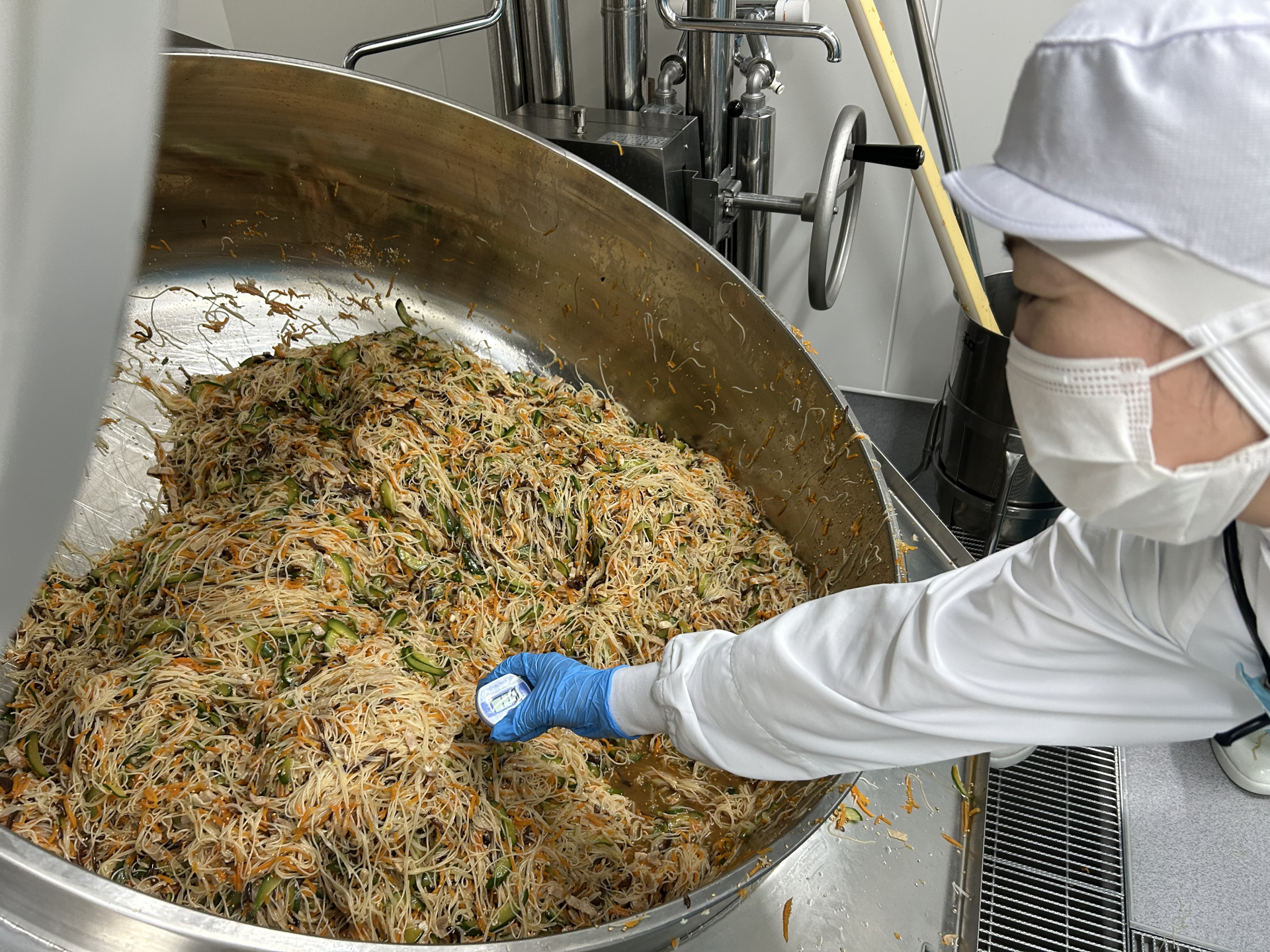 冷菜などの冷たい料理で最終温度を確認しています