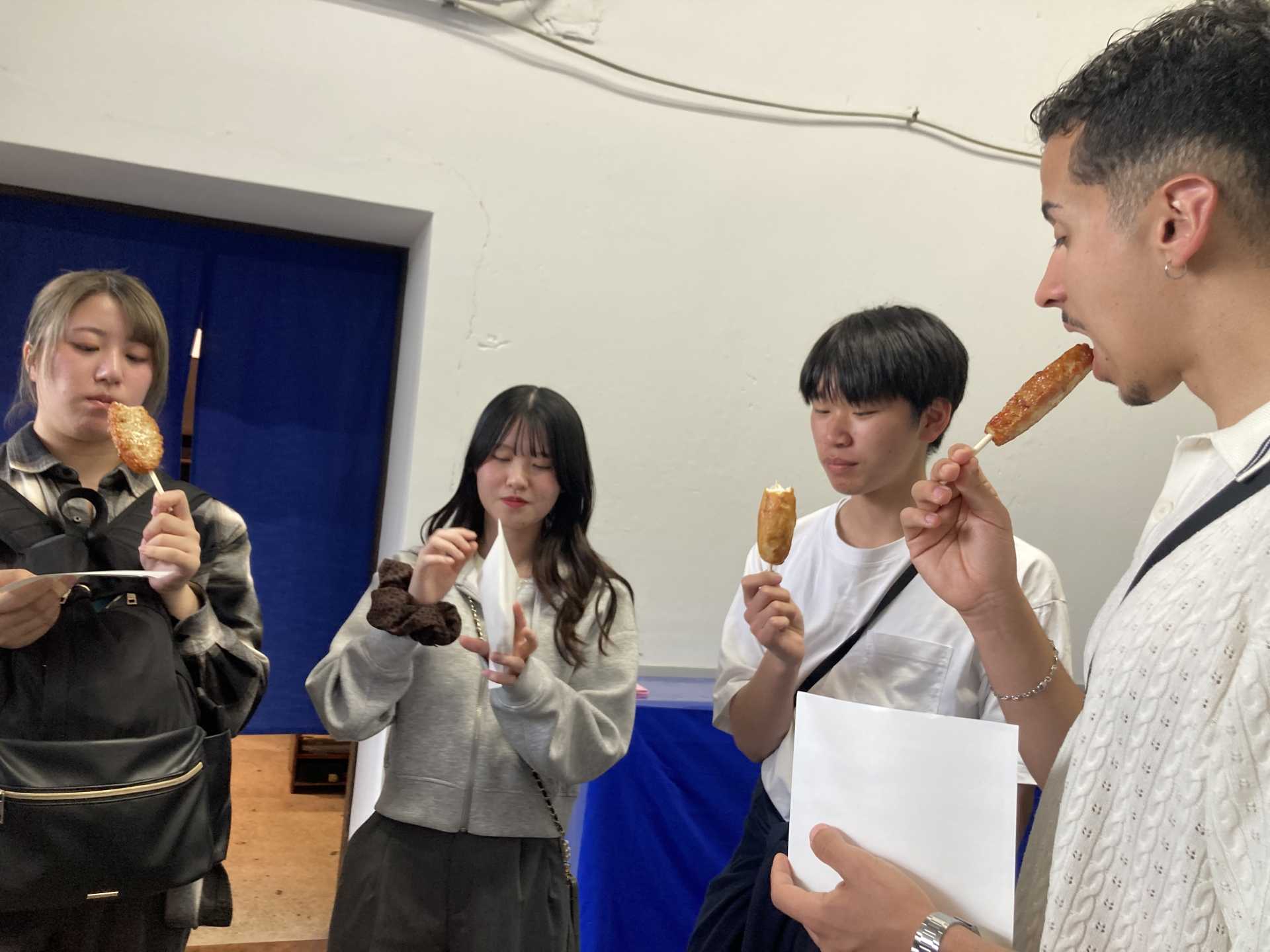 かごせいさんでの揚げかま体験2