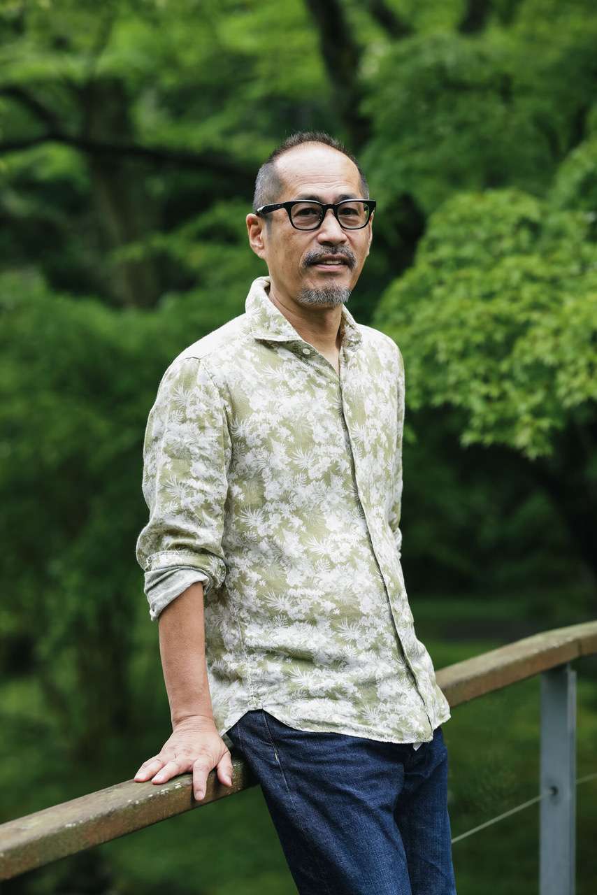 講師の長谷川浩己さんのポートレート写真